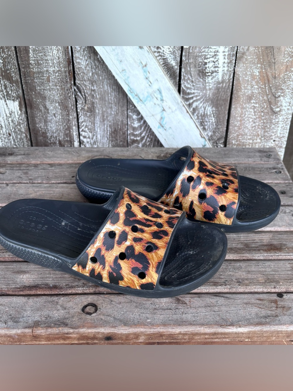 Crocs Unisex-Adult Classic Animal Leopard Print Slide Sandal Men 9 Womens 11